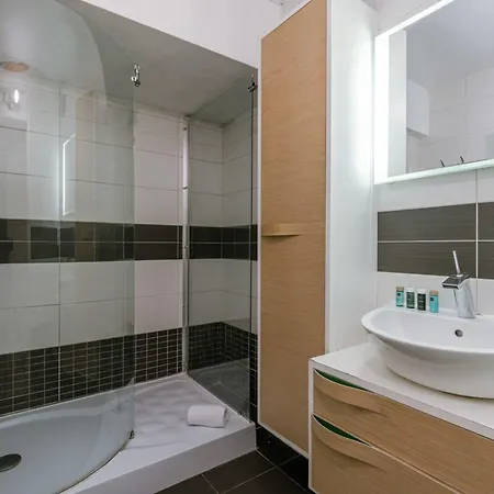 Spacious In The Center Of *